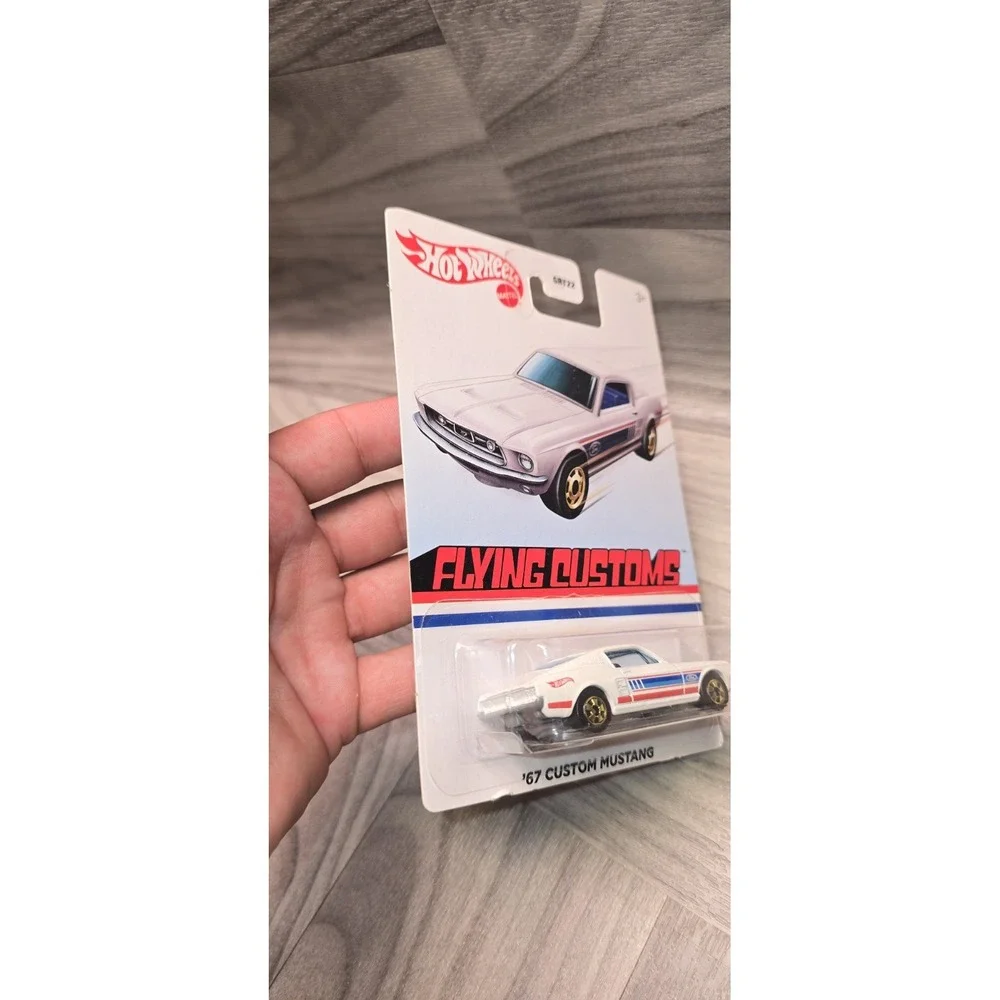 HOT WHEELS FLYING CUSTOM MUSTANG *TARGET EXCLUSIVE